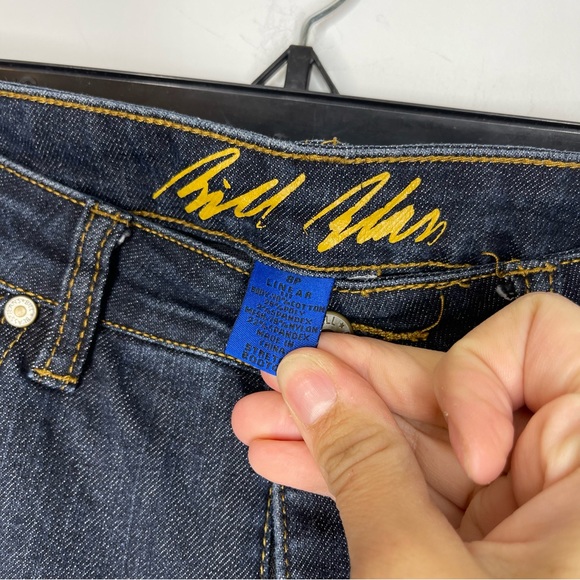 BILL BLASS Medium to Dark Wash Denim Blue Jeans Size 8 Petite - Picture 2 of 4